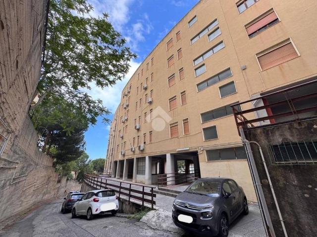 Palazzo in vendita a Reggio di Calabria via Nazionale Pentimele, Archi