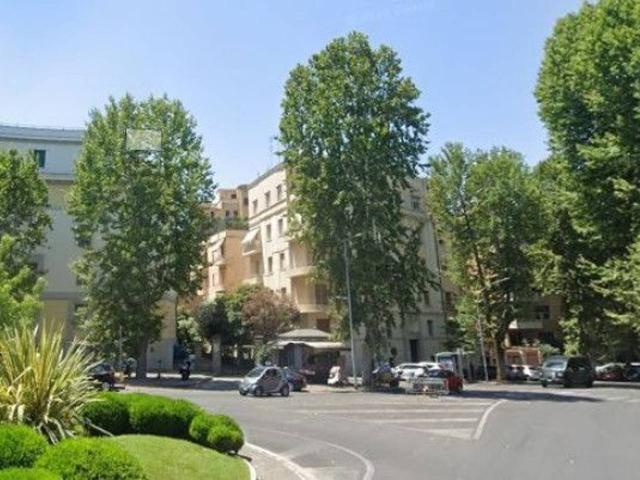 Palazzo in vendita a Roma