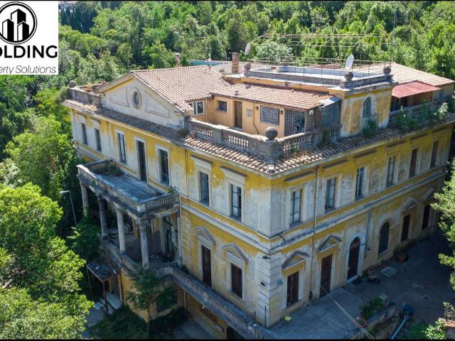 Palazzo in vendita a Roma