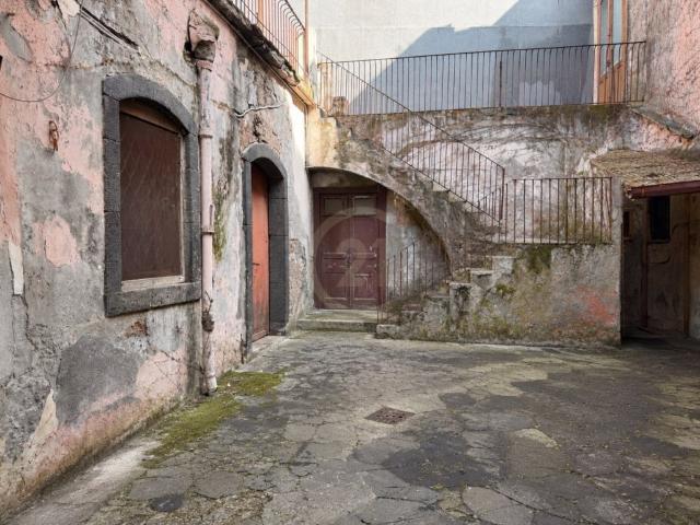 Palazzo in vendita ad Acireale