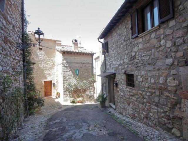 Palazzo in Via Roscia