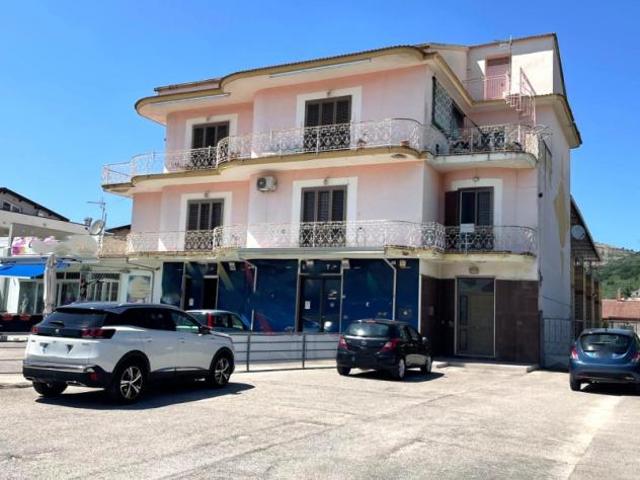 Palazzo in Via Statale Appia