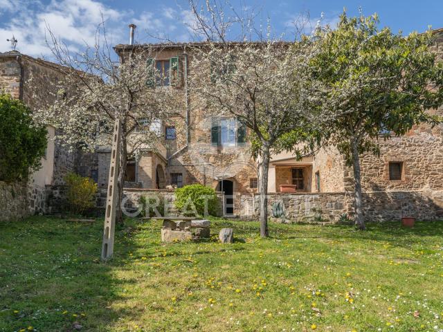 Palazzo Larici 400m² Montalcino