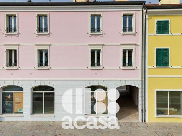 PALAZZO PORTO CANALE, LOCALE COMMERCIALE IN VENDITA, ULTIMO NEGOZIO!