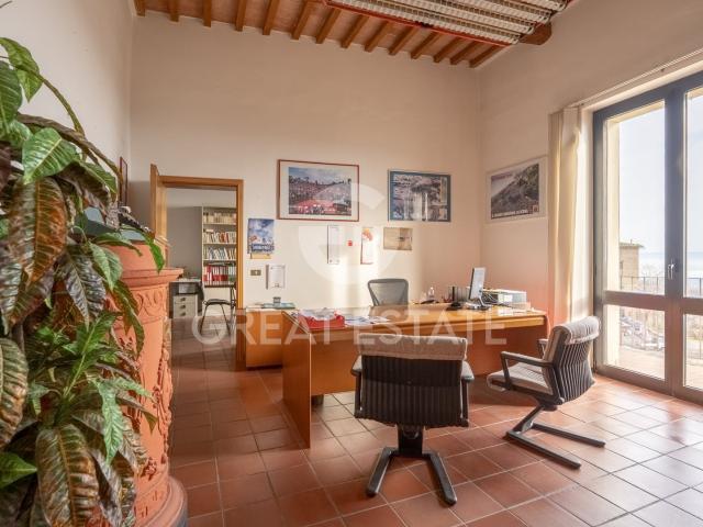 Palazzo Rosso 700m² Montepulciano