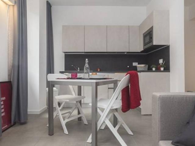 Palazzo / Stabile in affitto a Milano MI