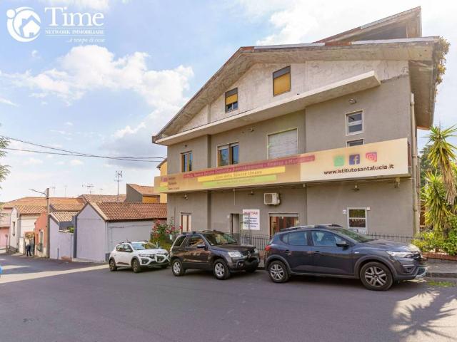 Palazzo / Stabile in affitto a Nicolosi CT