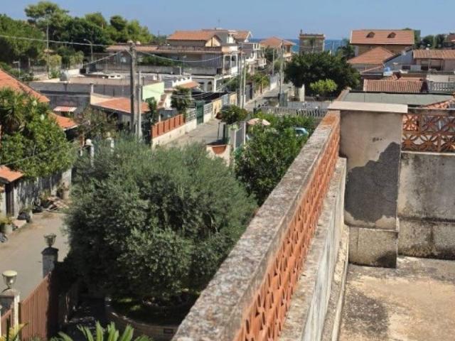 Palazzo / Stabile in affitto a Augusta SR
