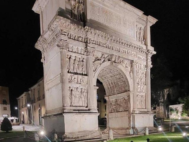 Palazzo / Stabile in affitto a Benevento BN