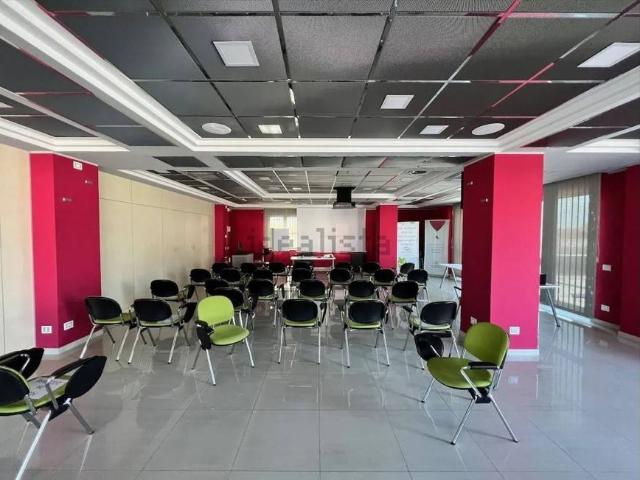 Palazzo / Stabile in affitto a Frosinone FR