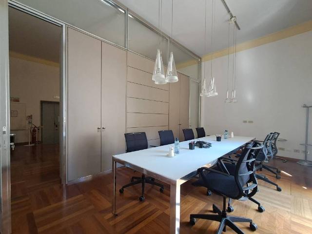 Palazzo / Stabile in affitto a Roma RM
