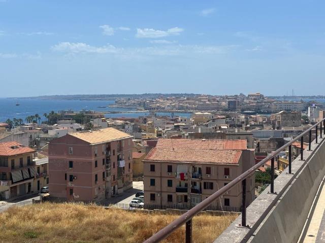Palazzo / Stabile in affitto a Siracusa SR