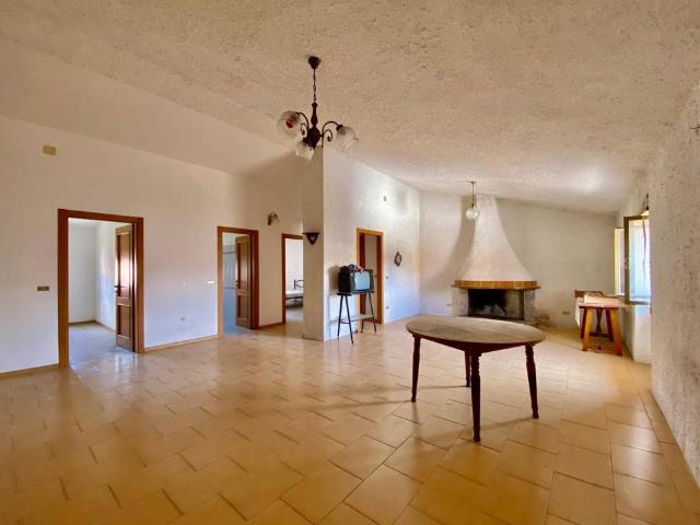 Palazzo / Stabile in vendita a Macomer NU
