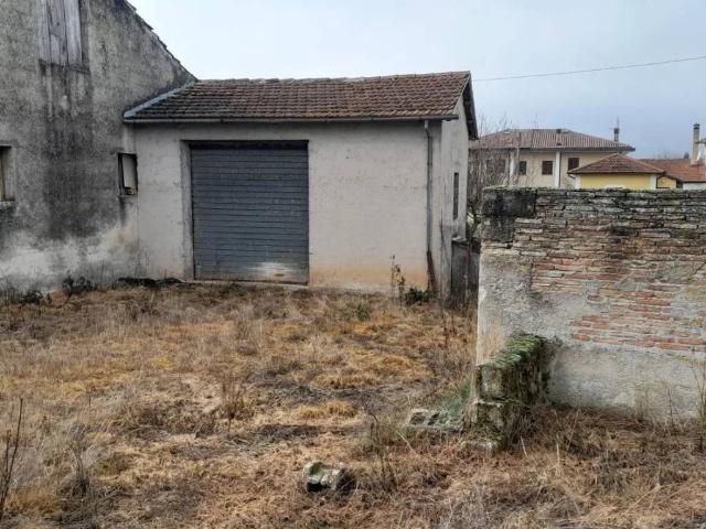 Palazzo / Stabile in vendita a Magliano de' Marsi AQ
