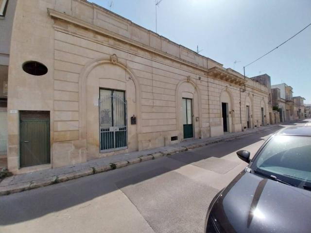 Palazzo / Stabile in vendita a Maglie LE