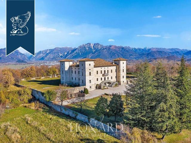 Palazzo / Stabile in vendita a Majano UD