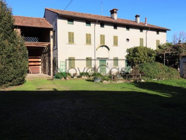 Palazzo / Stabile in vendita a Maleo LO