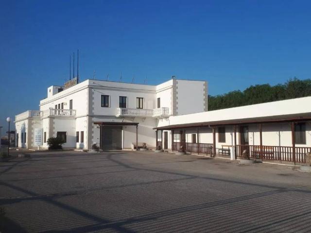 Palazzo / Stabile in vendita a Manfredonia FG