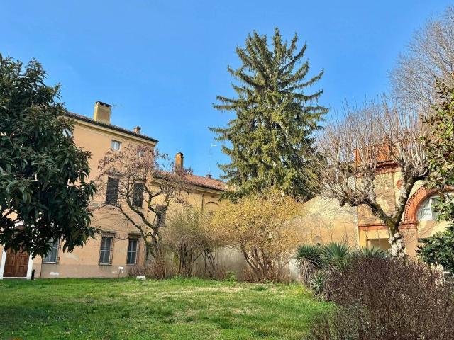 Palazzo / Stabile in vendita a Mantova MN