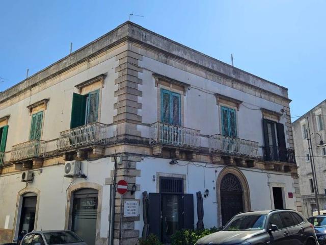Palazzo / Stabile in vendita a Martina Franca TA