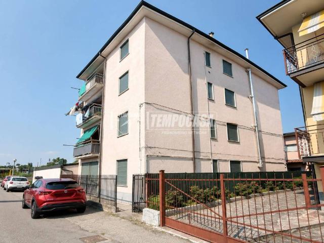 Palazzo / Stabile in vendita a Mediglia MI
