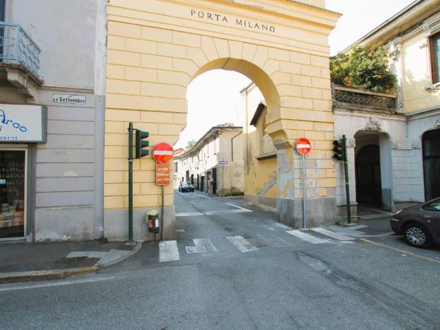 Palazzo / Stabile in vendita a Melzo MI