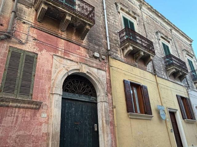 Palazzo / Stabile in vendita a Mesagne BR