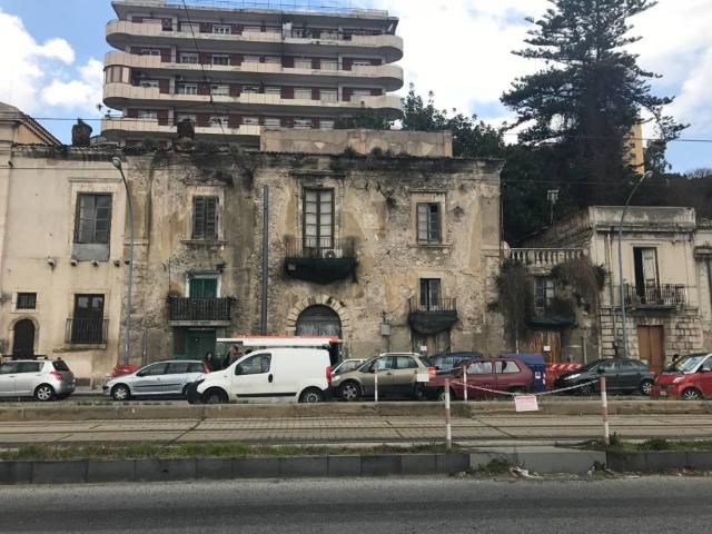 Palazzo / Stabile in vendita a Messina ME