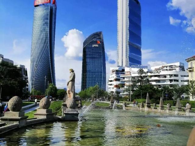 Palazzo / Stabile in vendita a Milano MI