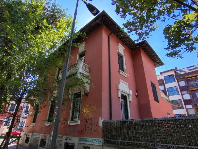 Palazzo / Stabile in vendita a Milano MI