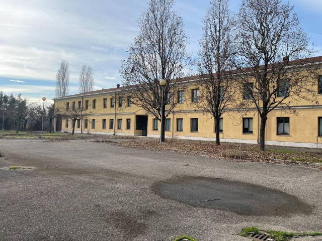 Palazzo / Stabile in vendita a Modena MO