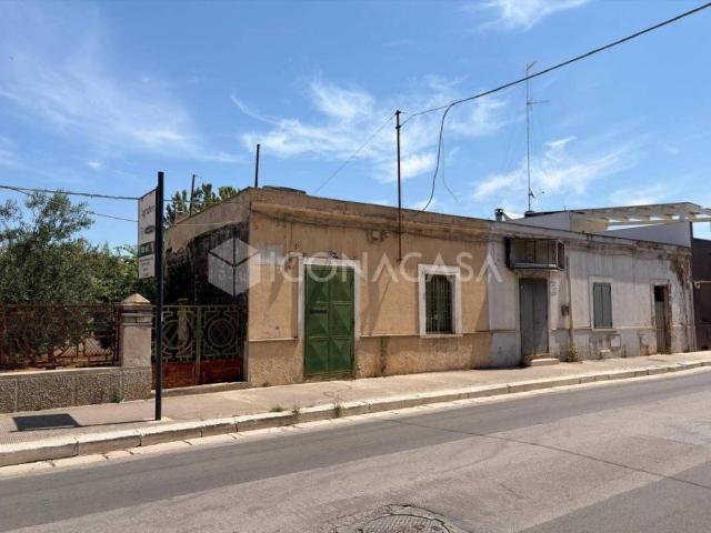 Palazzo / Stabile in vendita a Modugno BA
