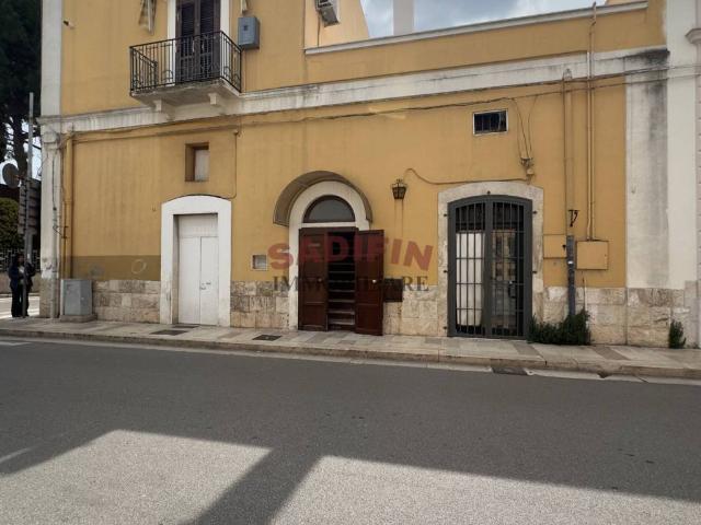 Palazzo / Stabile in vendita a Modugno BA
