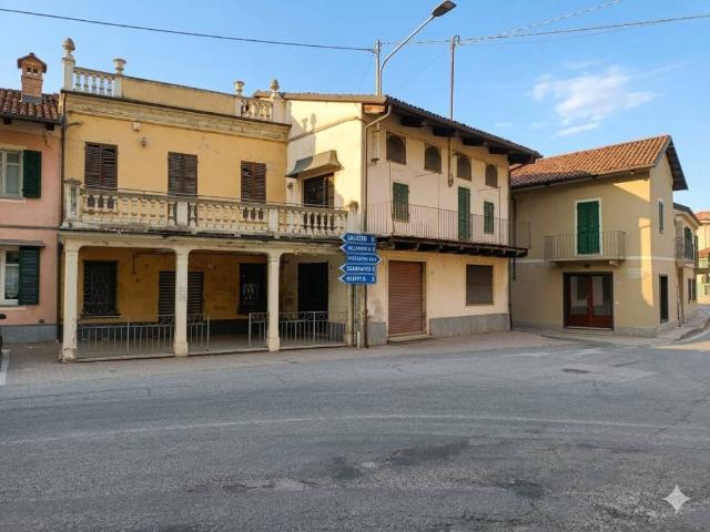 Palazzo / Stabile in vendita a Monasterolo di Savigliano CN