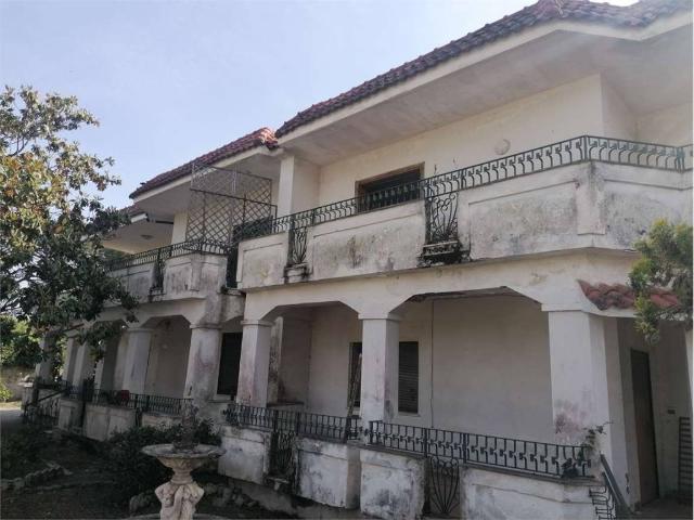 Palazzo / Stabile in vendita a Mondragone CE