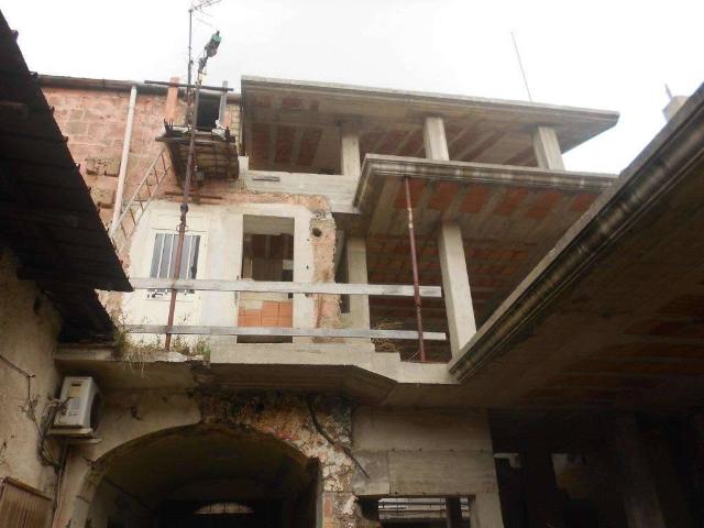 Palazzo / Stabile in vendita a Mondragone CE
