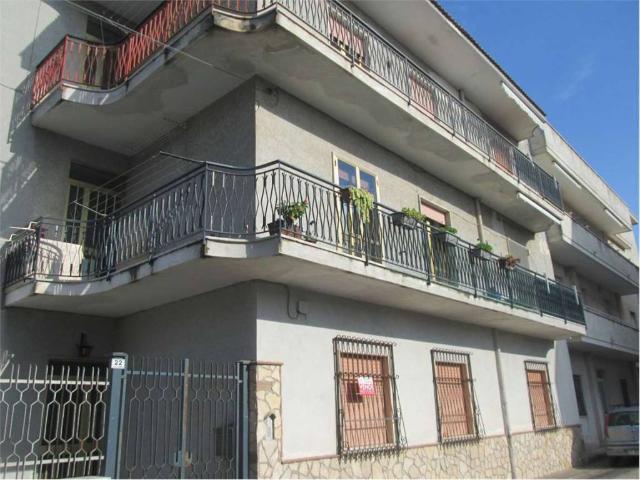 Palazzo / Stabile in vendita a Mondragone CE
