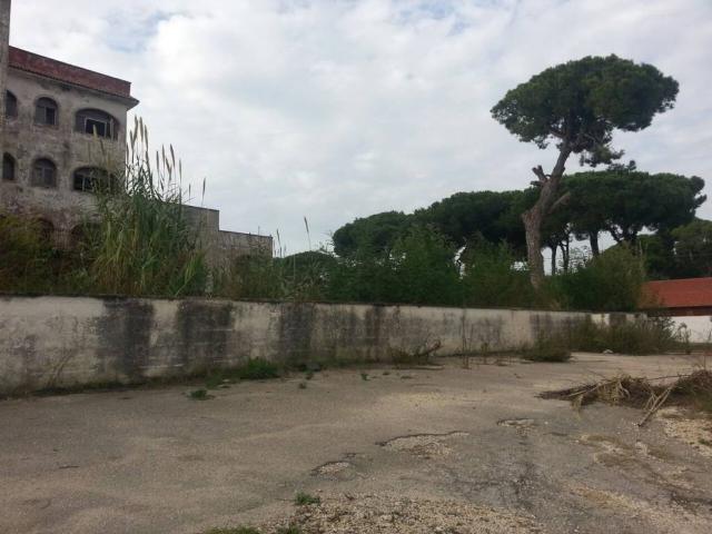 Palazzo / Stabile in vendita a Mondragone CE
