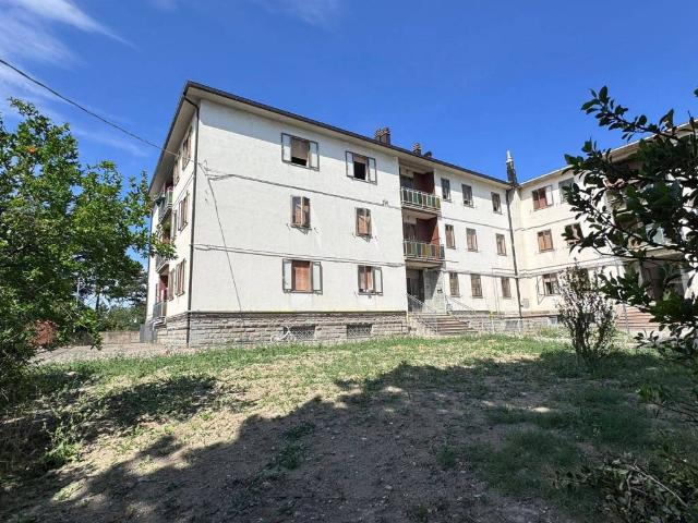 Palazzo / Stabile in vendita a Monghidoro BO