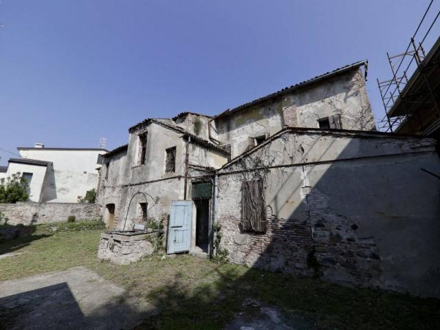 Palazzo / Stabile in vendita a Monselice PD
