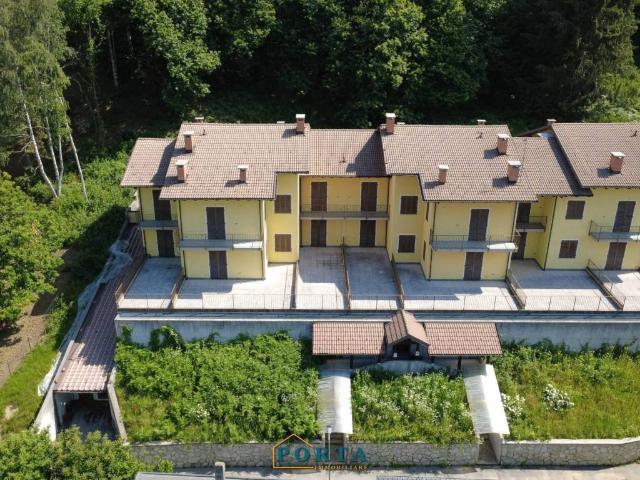 Palazzo / Stabile in vendita a Roburent CN