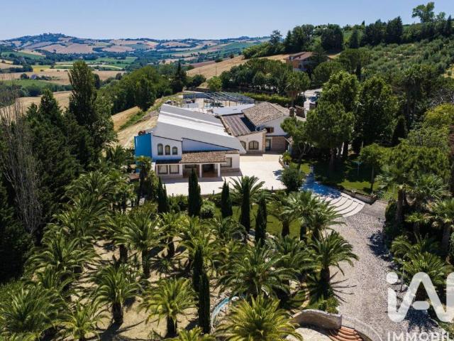 Palazzo / Stabile in vendita a Monte San Pietrangeli FM