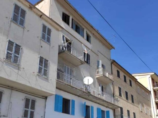 Palazzo / Stabile in vendita a Montegranaro FM