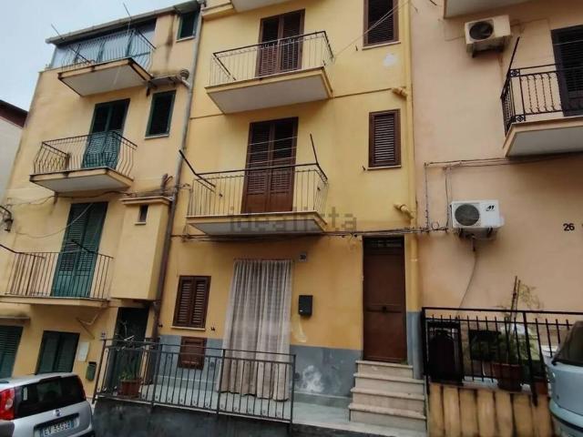 Palazzo / Stabile in vendita a Montelepre PA