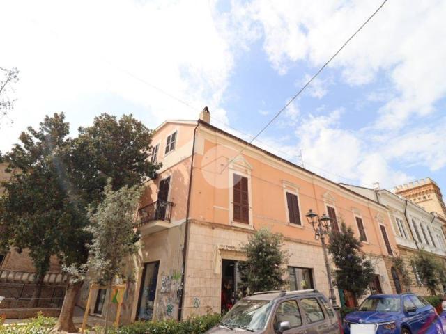 Palazzo / Stabile in vendita a Mosciano Sant'Angelo TE