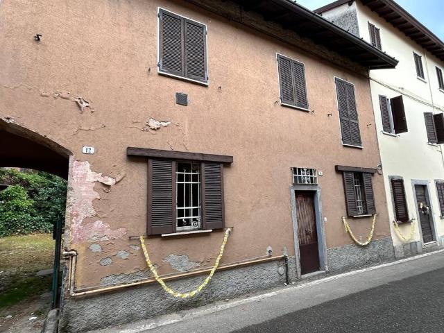Palazzo / Stabile in vendita a Mornago VA