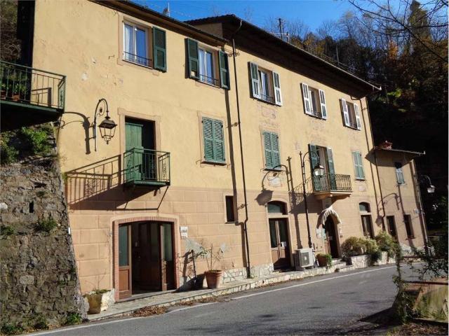 Palazzo / Stabile in vendita a Nasino SV