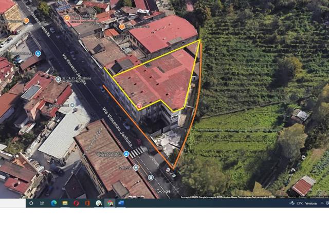 Palazzo / Stabile in vendita a Napoli NA