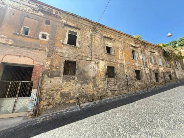 Palazzo / Stabile in vendita a Napoli NA