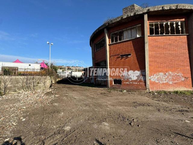 Palazzo / Stabile in vendita a Napoli NA